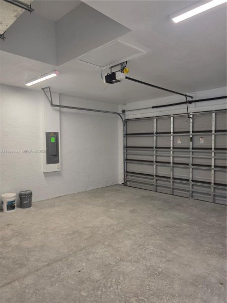 Spacious, unfurnished interior of a new home in , Lehigh Acres (Image 37).