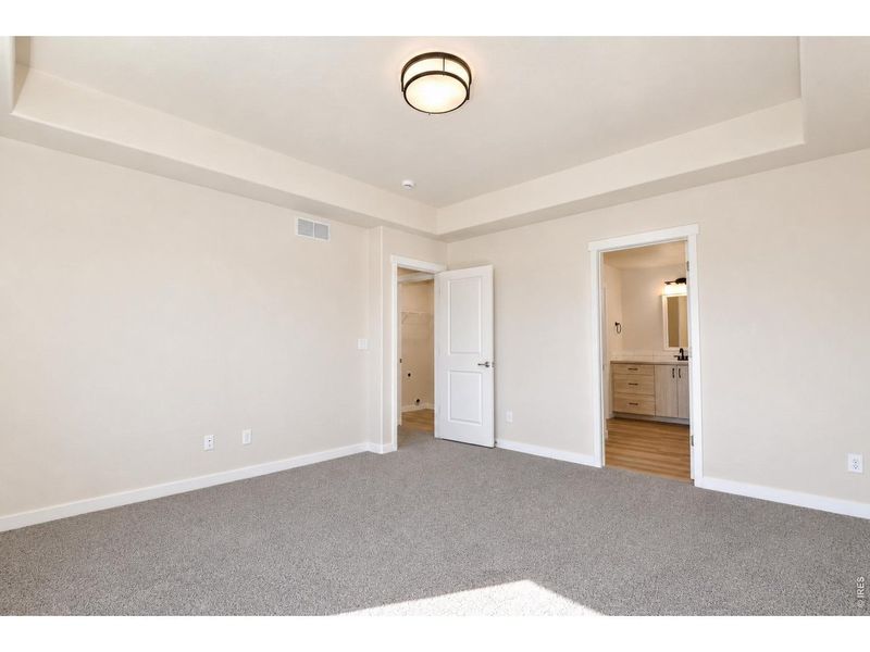 Spacious, unfurnished interior of a new home in , Johnstown (Image 36).