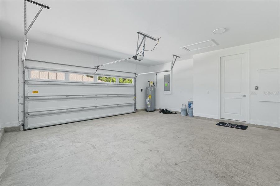 Spacious, unfurnished interior of a new home in Palm Coast Homes, Palm Coast (Image 18).