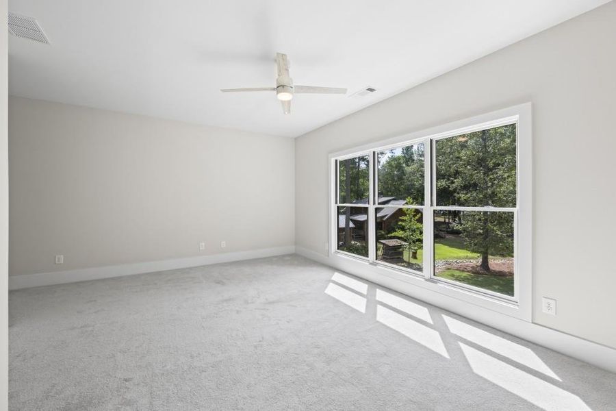 Spacious, unfurnished interior of a new home in , Buckhead (Image 36).