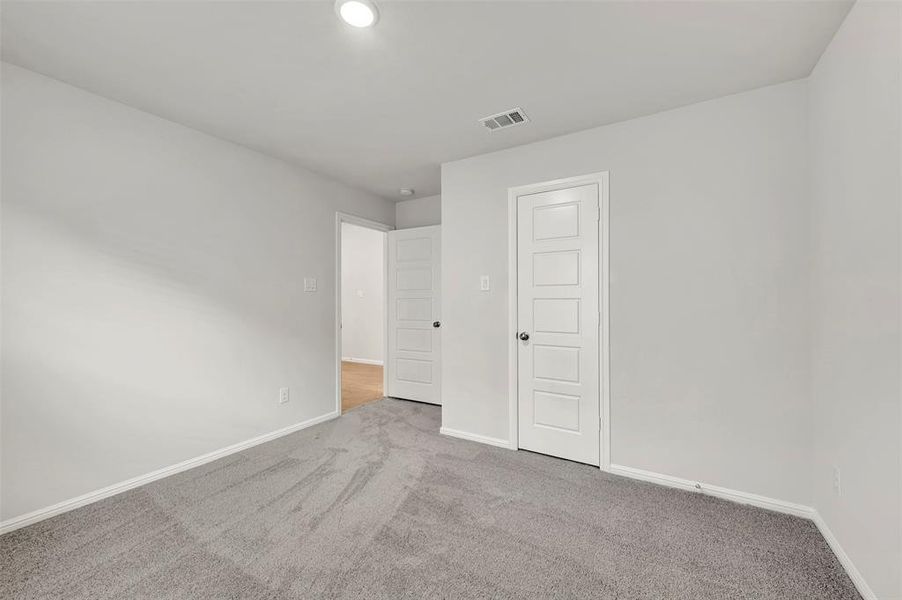 Spacious, unfurnished interior of a new home in Elevon, Lavon (Image 25).