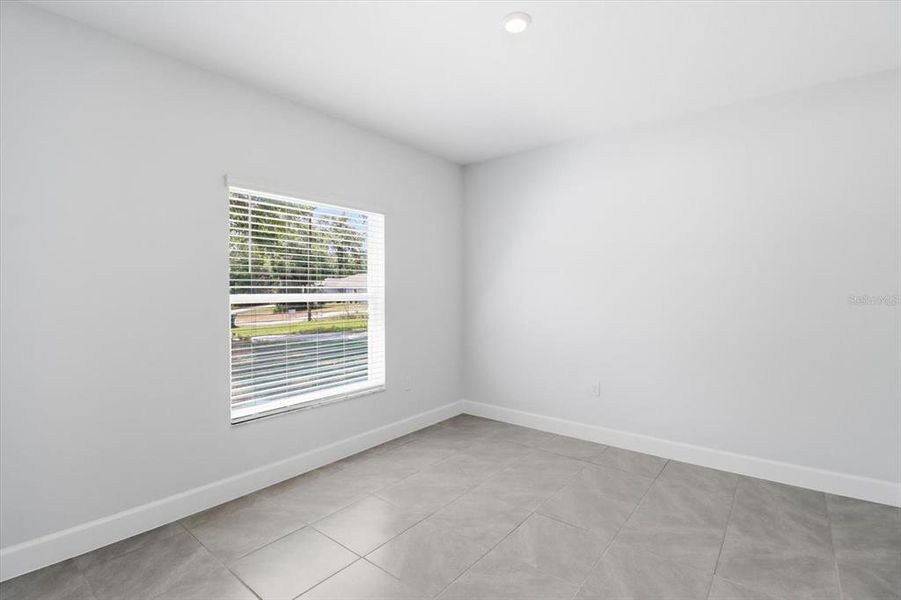 Spacious, unfurnished interior of a new home in , Dunnellon (Image 15).