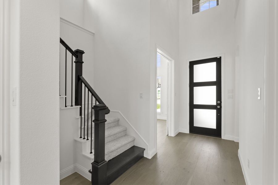 Representative unfurnished interior of a home built from the Sutton by Windsor Homes in Nelson Lake Estates, Rockwall (Image 18).