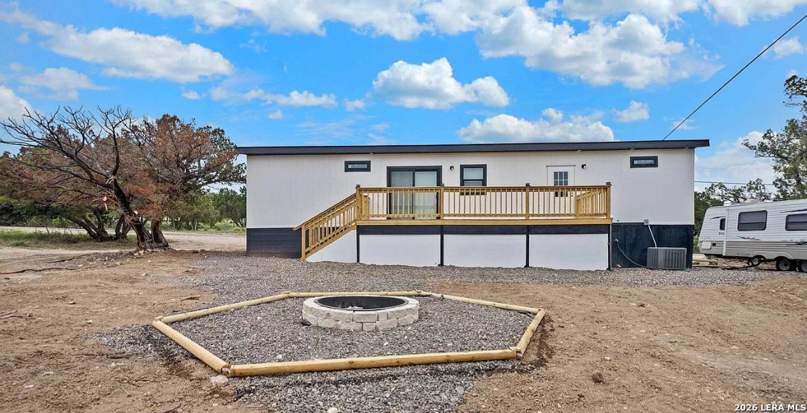 Exterior details and patio area of a home in , Bandera (Image 19).