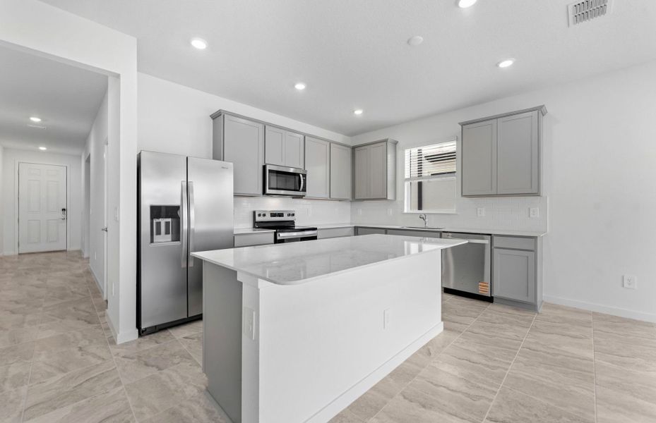 Furnished interior view inside a new home in Evergreen, Thonotosassa (Image 9).