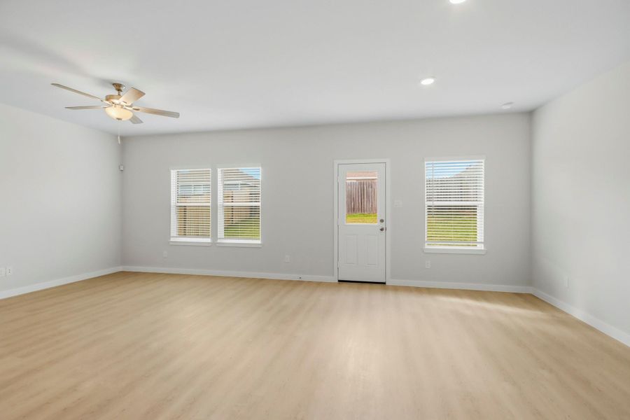 Spacious, unfurnished interior of a new home in Caney Mills, Conroe (Image 18). Spacious, unfurnished interior of a new home in Caney Mills, Conroe (Image 18).