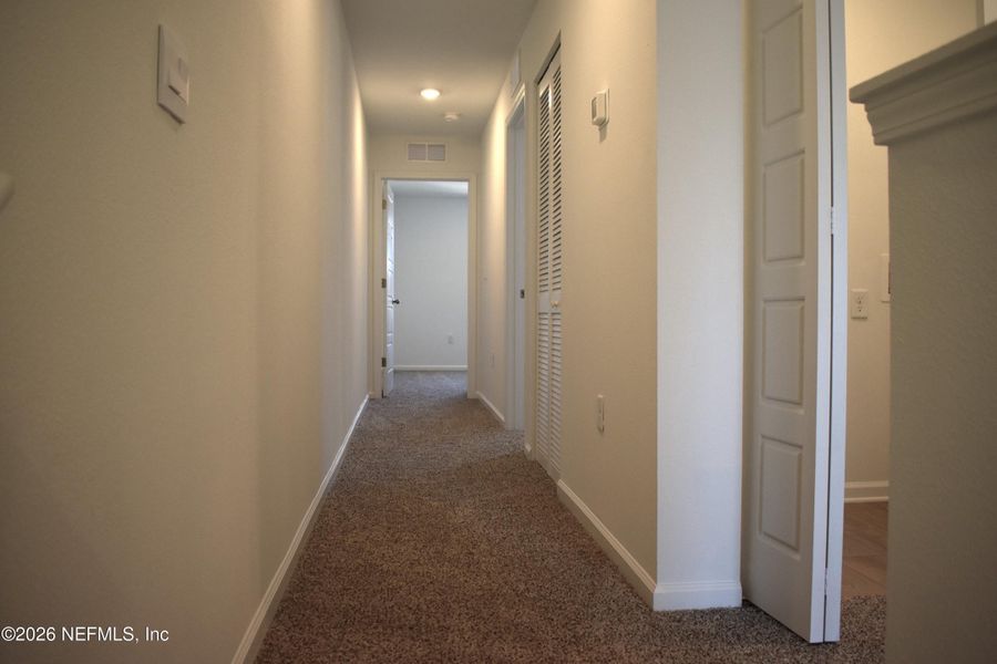 Spacious, unfurnished interior of a new home in Irongate Villas, Jacksonville (Image 23).