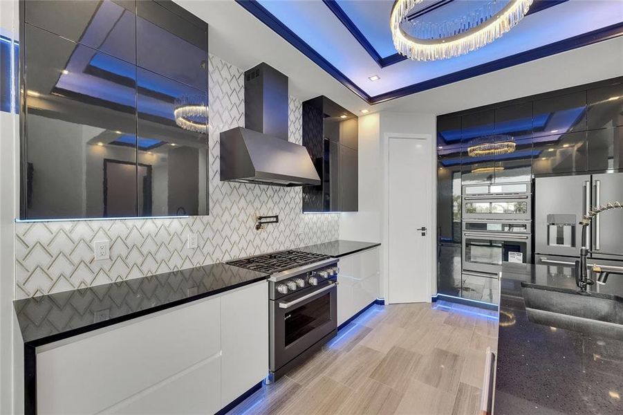 Furnished interior view inside a new home in , Apollo Beach (Image 13).