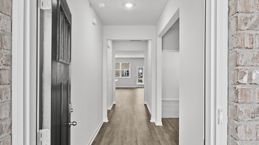 Spacious, unfurnished interior of a new home in Highland Hills, Graniteville (Image 16).