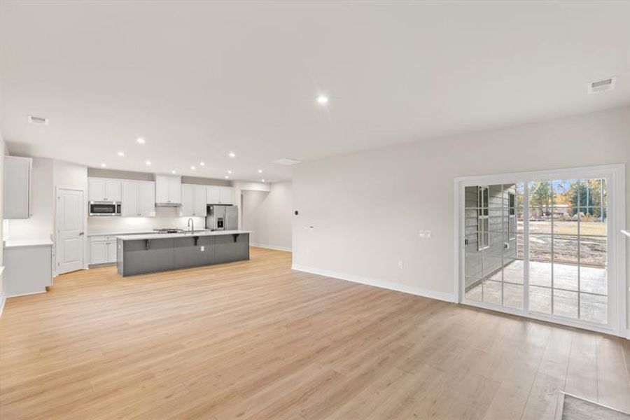Spacious, unfurnished interior of a new home in Lakes at Riverbend Single Family Homes, Navassa (Image 9).
