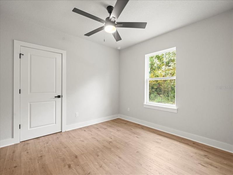 Spacious, unfurnished interior of a new home in , Weeki Wachee (Image 16).