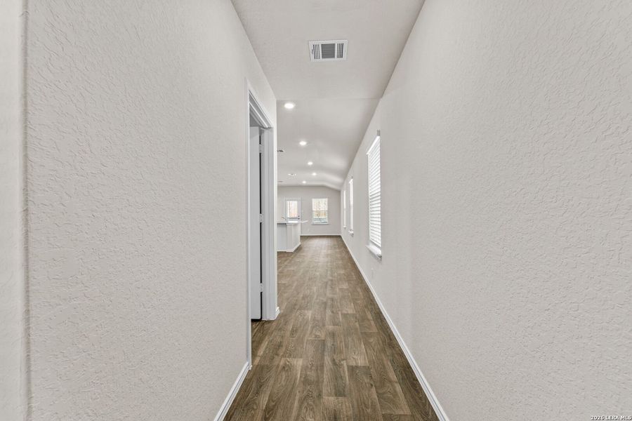Spacious, unfurnished interior of a new home in Applewood, San Antonio (Image 18).