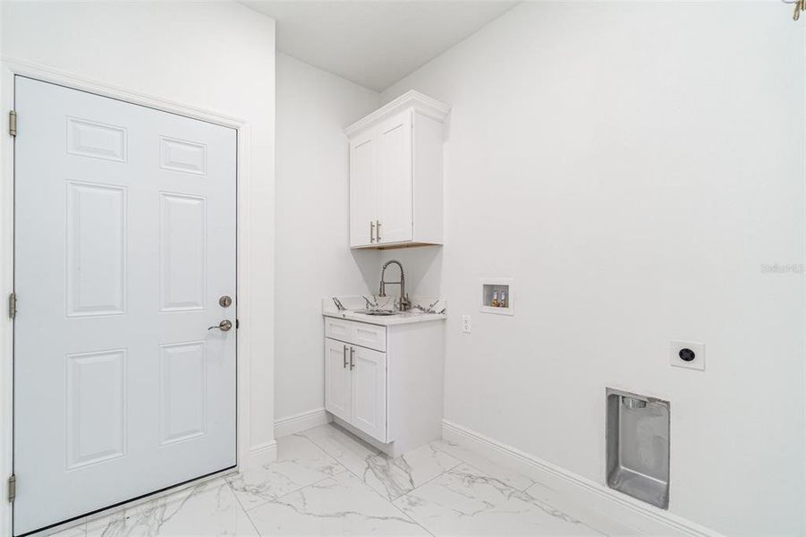 Furnished interior view inside a new home in , Port Charlotte (Image 7).