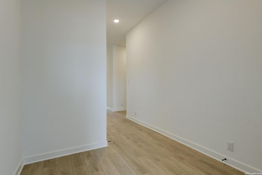 Spacious, unfurnished interior of a new home in Arcadia Ridge, San Antonio (Image 27).
