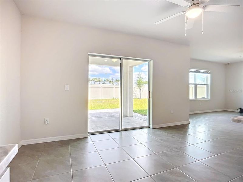 Spacious, unfurnished interior of a new home in Solera at Lakewood Ranch, Bradenton (Image 9).
