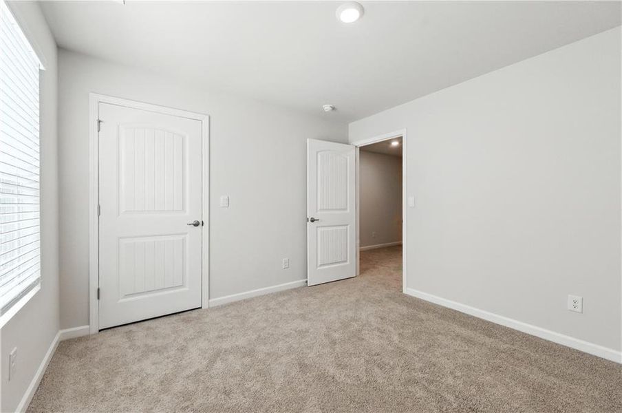 Spacious, unfurnished interior of a new home in , Acworth (Image 19).