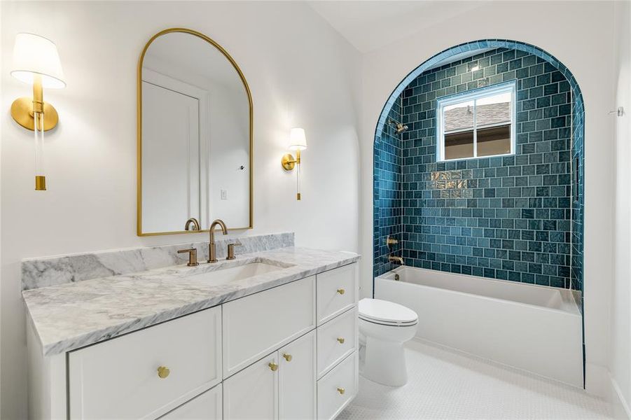 Furnished interior view inside a new home in , Dallas (Image 7).