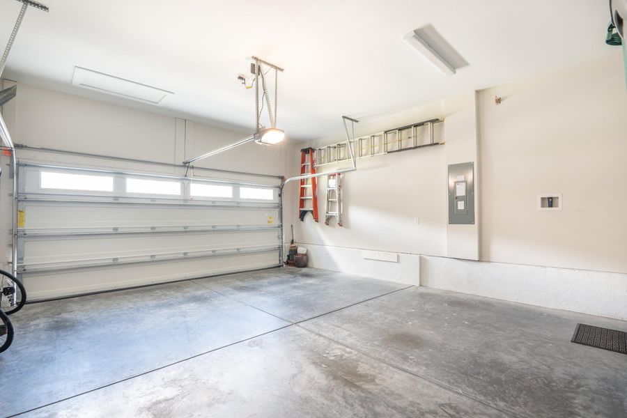 Spacious, unfurnished interior of a new home in Overlook at Copahee Sound, Awendaw (Image 28). Spacious, unfurnished interior of a new home in Overlook at Copahee Sound, Awendaw (Image 28).