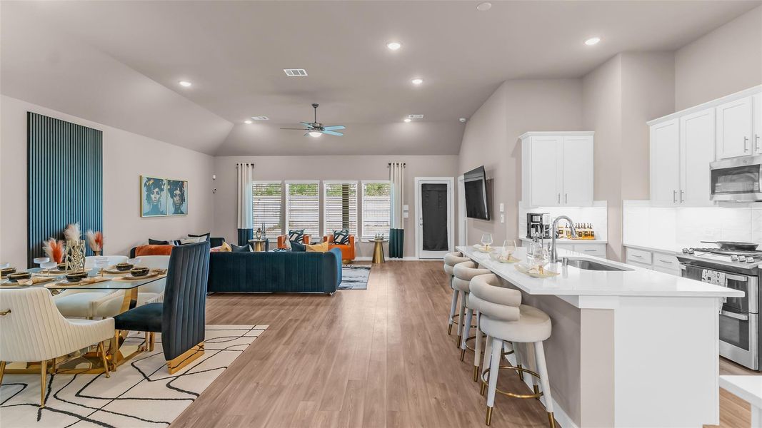 Look at this open floor plan, plenty of room for the family or guest entertaining.