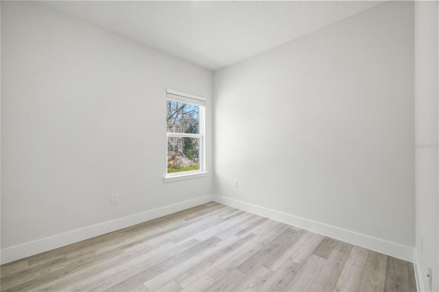 Spacious, unfurnished interior of a new home in , Ocala (Image 21).