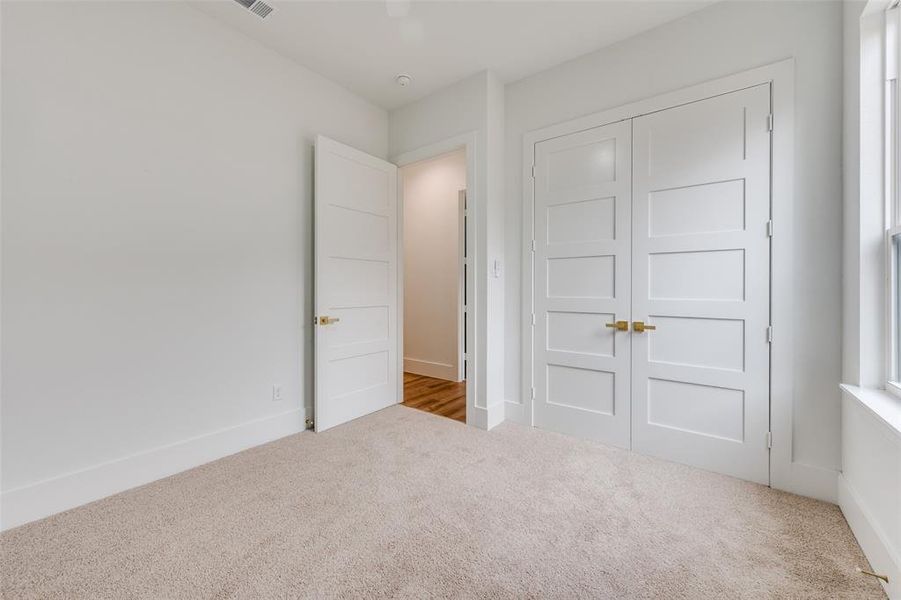 Spacious, unfurnished interior of a new home in , Fort Worth (Image 17).