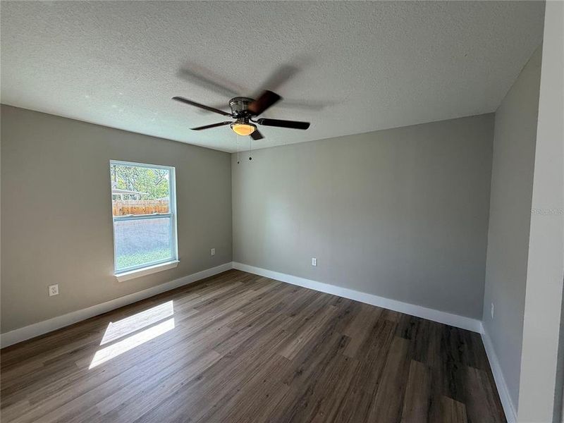 Spacious, unfurnished interior of a new home in , Citrus Springs (Image 11).