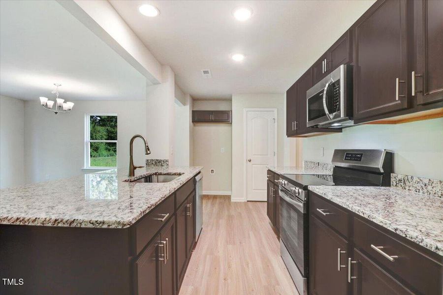 12-200 Streamlet Dr-12