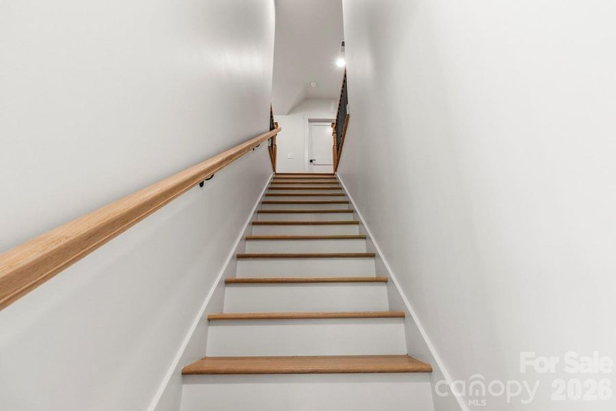 Spacious, unfurnished interior of a new home in , Lincolnton (Image 39).