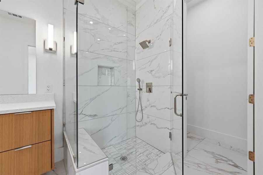 Furnished interior view inside a new home in , Dallas (Image 10).