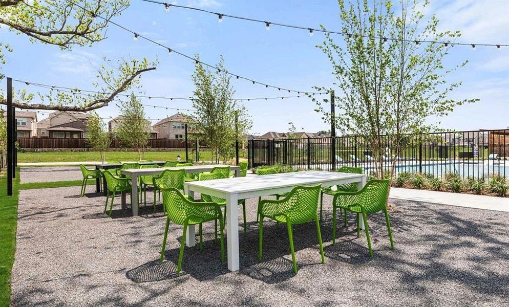 Sereno Oaks Courtyard