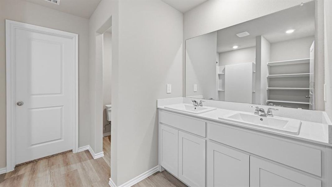 Furnished interior view inside a new home in Legado, Cleburne (Image 11).