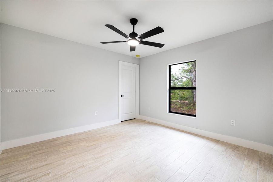 Spacious, unfurnished interior of a new home in , Lehigh Acres (Image 36).
