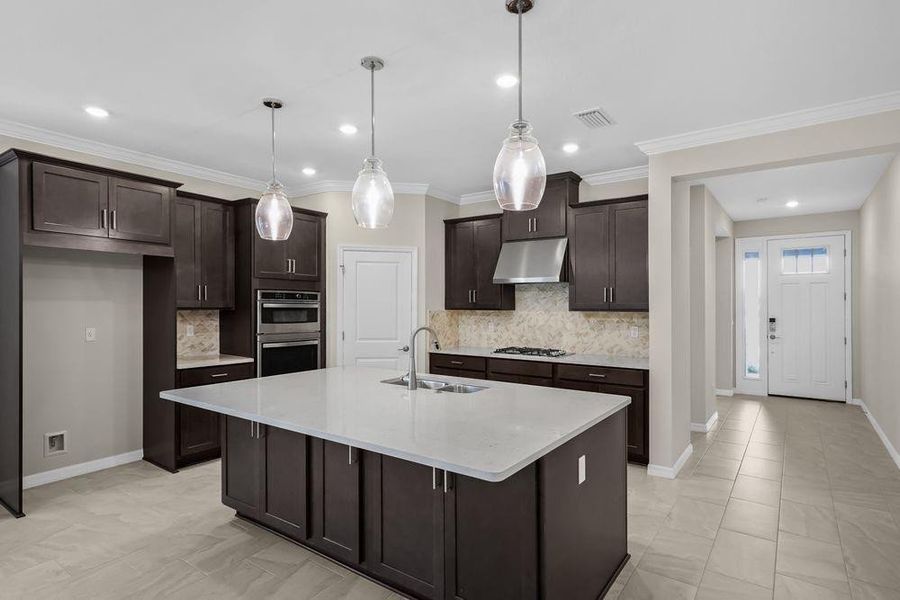 621 SE Ranch Oak Circle ~ Ready Now