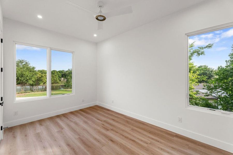 Spacious, unfurnished interior of a new home in , Farmers Branch (Image 21).