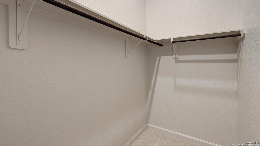 Spacious, unfurnished interior of a new home in Haby Hill 50', San Antonio (Image 24).