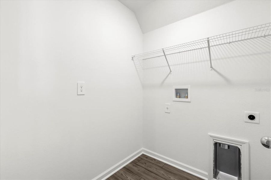 Spacious, unfurnished interior of a new home in , Ocala (Image 32).