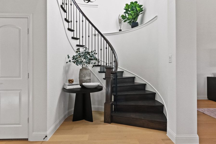 Furnished interior view inside a new home in Meadow Run, Melissa (Image 7).