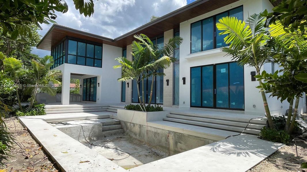 Image 8 of a home in . Image 8 of a home in .