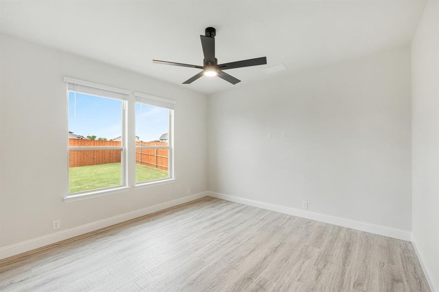 Spacious, unfurnished interior of a new home in Star Ranch, Godley (Image 31).