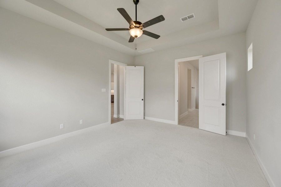 Spacious, unfurnished interior of a new home in Brookewater - Ascent Collection, Rosenberg (Image 21).