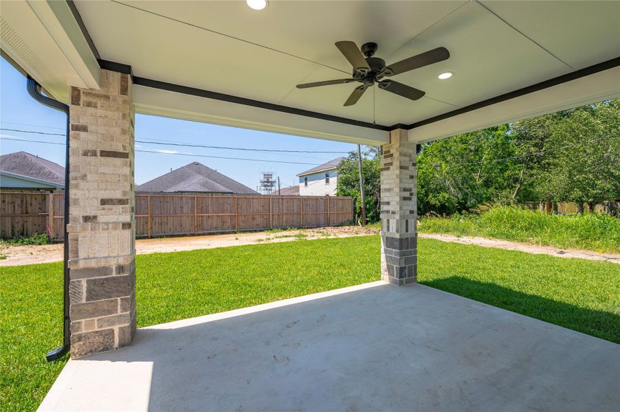 Exterior details and patio area of a home in , Houston (Image 28).