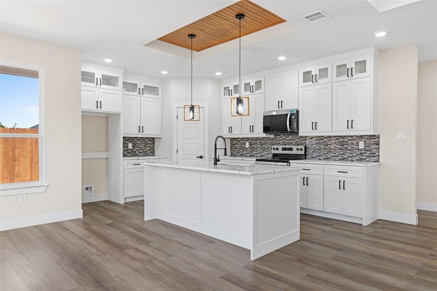 Spacious, unfurnished interior of a new home in , Granbury (Image 20).