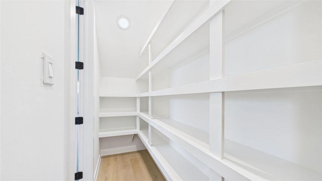 Walk-in Pantry