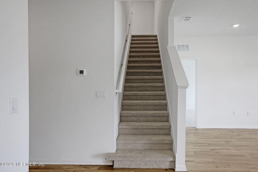 Spacious, unfurnished interior of a new home in Diamond Springs, Jacksonville (Image 37).