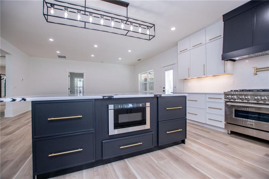 Furnished interior view inside a new home in , Newnan (Image 9).