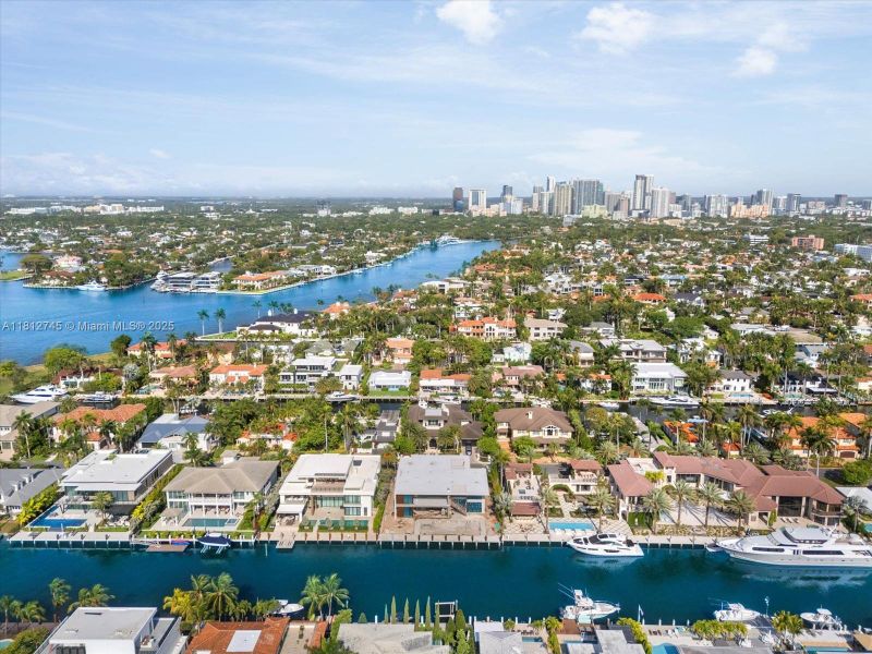 Image 10 of a home in .