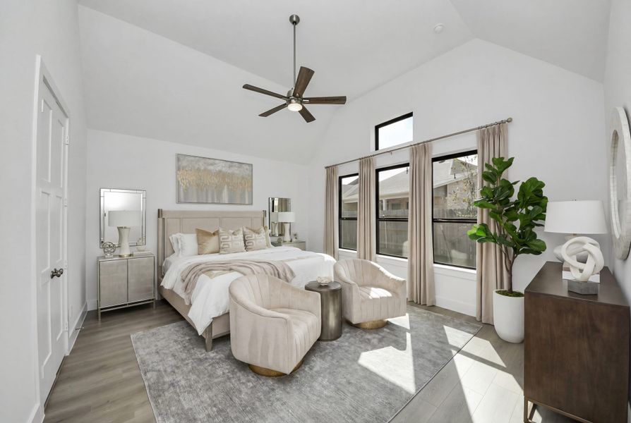 Representative furnished interior of a home built from the Fredericksburg by Beazer Homes in Legacy, League City (Image 7).