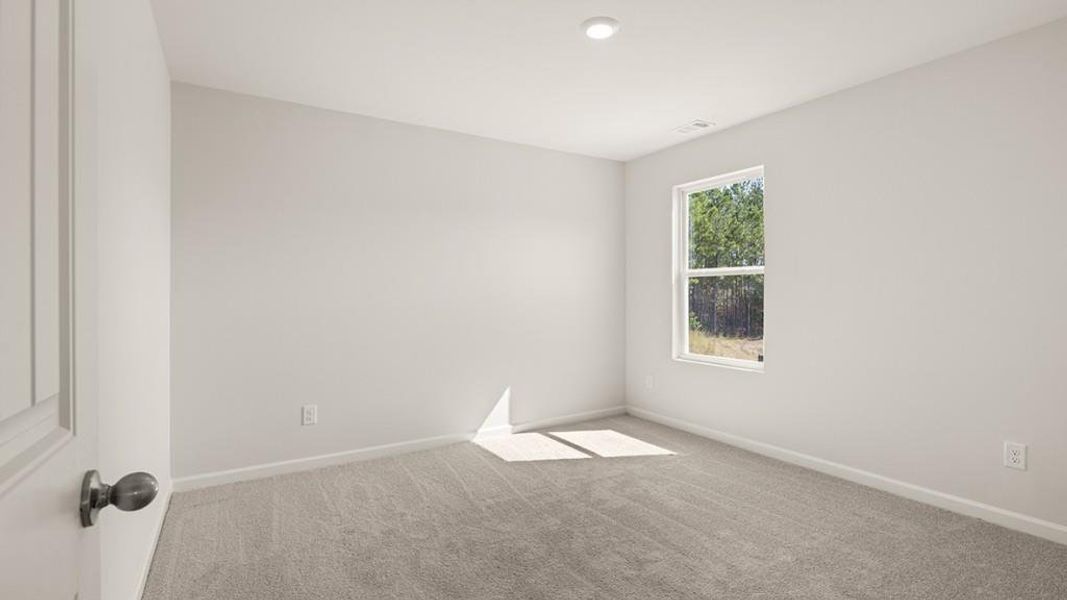 Spacious, unfurnished interior of a new home in , Union City (Image 35).