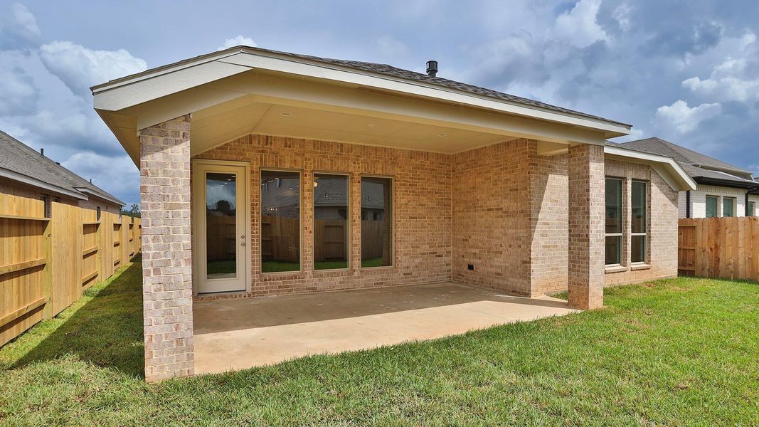 Exterior details and patio area of a home in Escondido 50', Magnolia (Image 2).