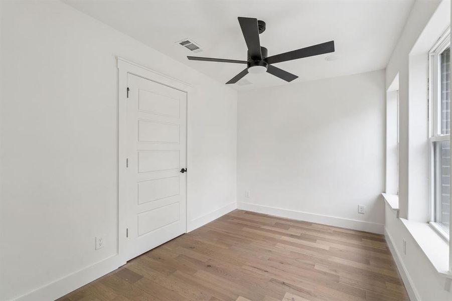 Spacious, unfurnished interior of a new home in , Fort Worth (Image 13).
